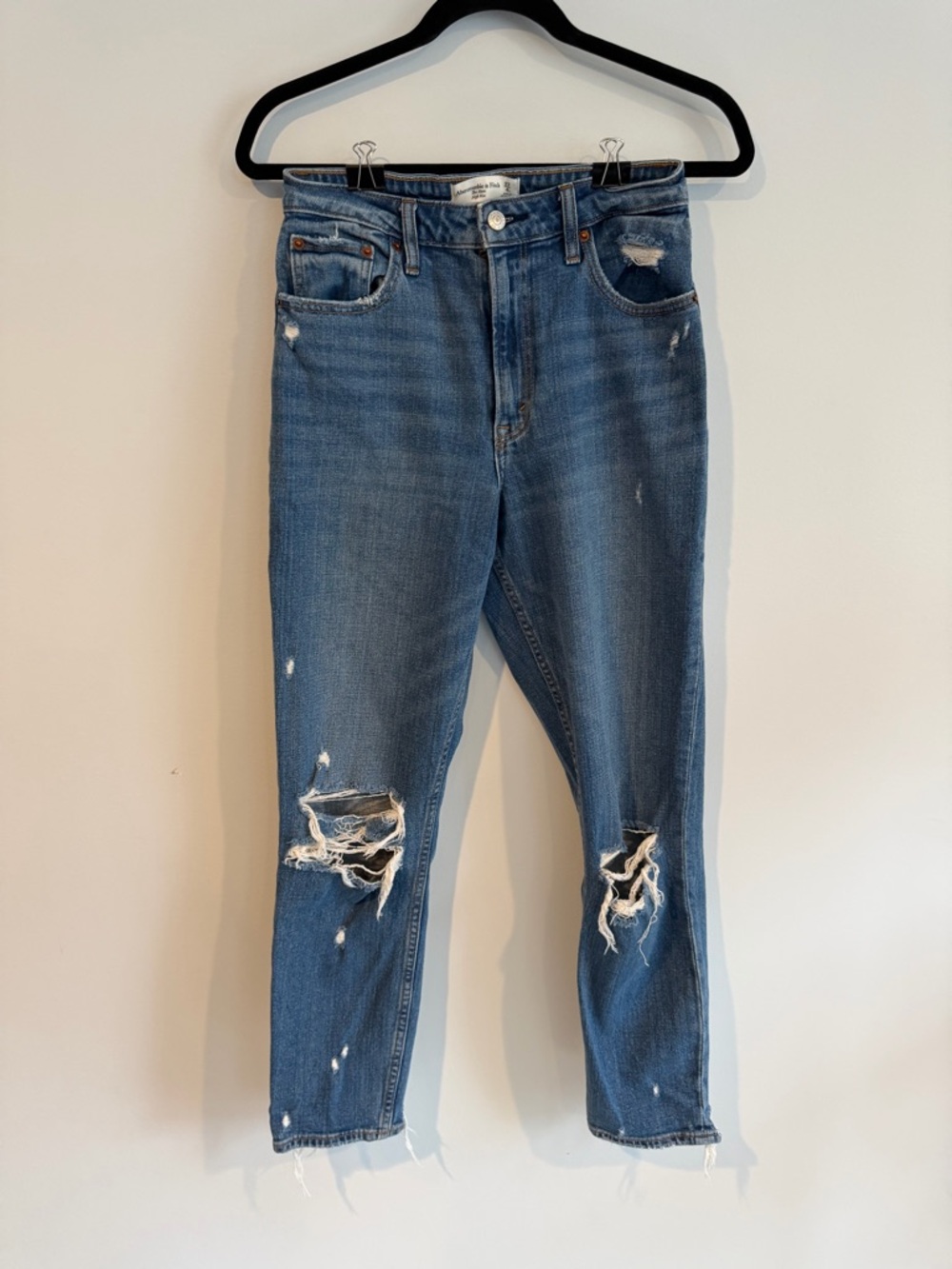 Abercrombie The Mom High Rise Distressed Cropped Jeans (Curve Love 27 Long) - Picture 1 of 2